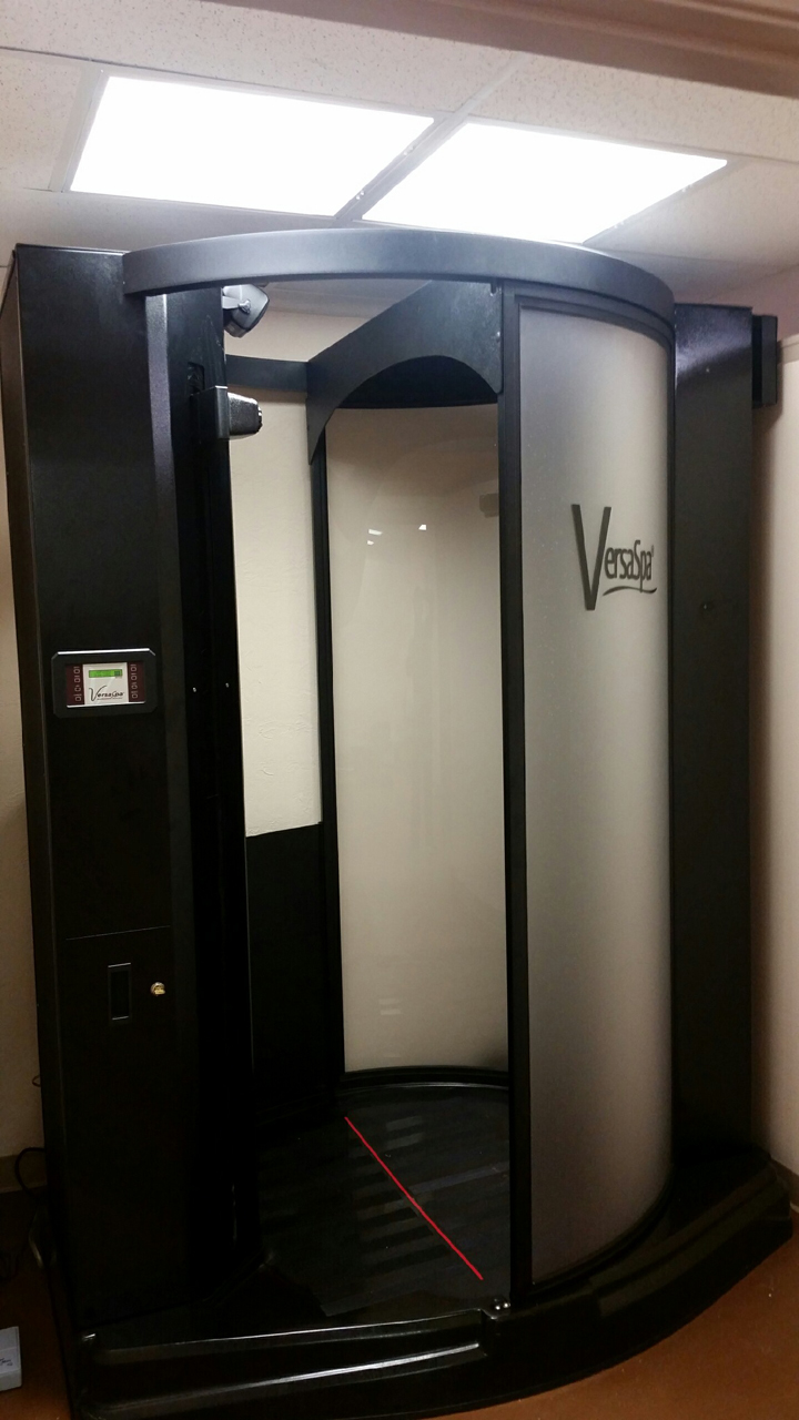 Refurbished VersaSpa with Heater and Voice.  Installation is included to select areas.  Call if you have any questions 1-800-667-9189.  For more details on our refurbishing process and pictures call.  <span style=