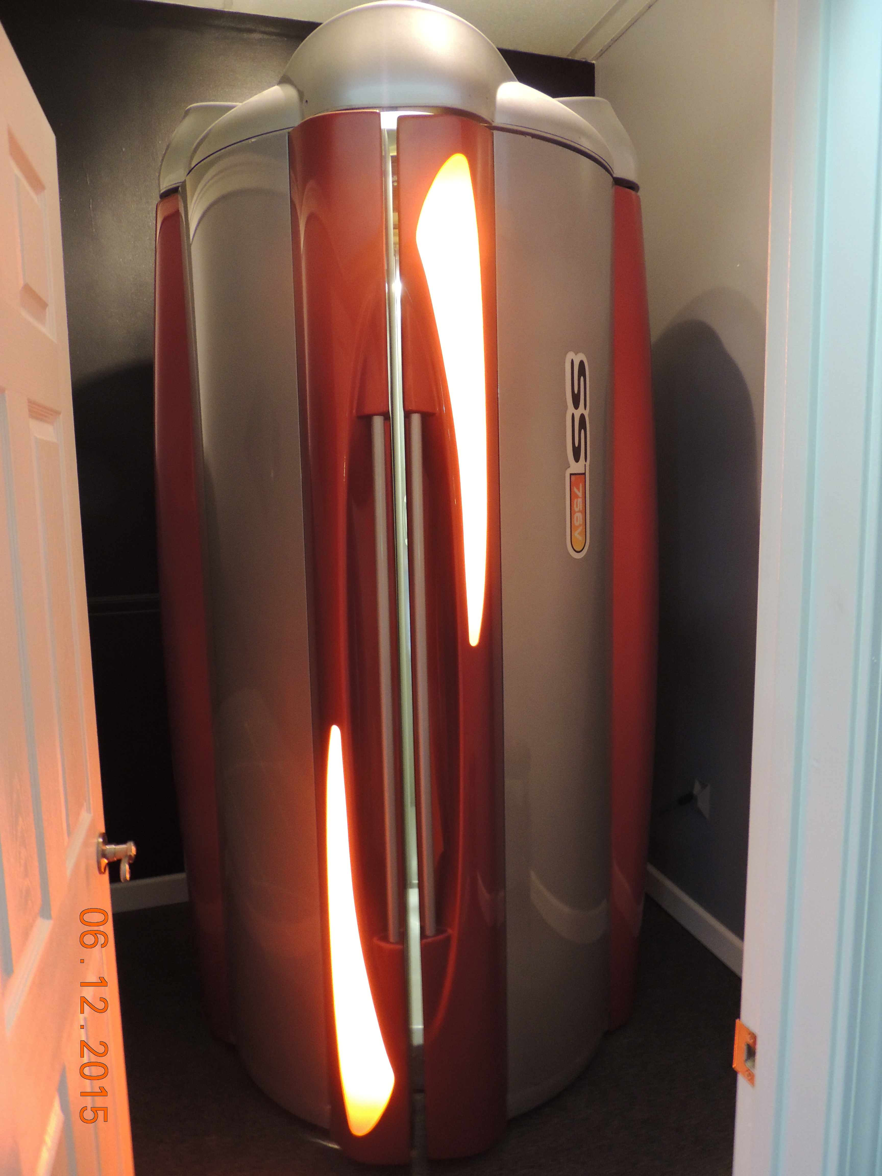Sunscape/ Elite SS756V tanning booth..  56-180-200W 2M Bronzing Lamps, 8 Minute Max Time.  220-230VAC, 1 Phase or 3 Phase.  This price also includes Buck Booster.

Please call 1-800-667-9189 for more details and pictures.

Model Year 
This unit retailed for 29,500.00
Planet Beach Elite/ SunScape 756V

The SunScape 756V is the vertical up version of the SunScape SS755.
8 minute maximum session time - fifty-six 200W lamps and a large 1800 cfm cooling system.
200 Watt tanning lamps outperform 160 Watt lamps by as much as 40%.

Doors closed: 59.5